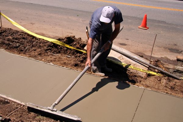Cost of Sidewalk Pouring in Marysville